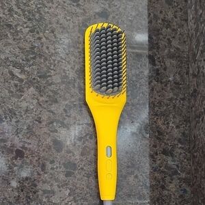 Drybar The Brush Crush Heated Straightening Brush